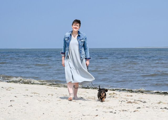 Hier noch mehr Bilder aus der tollen Serie von Katharina und Bootsmann. ☀️  #zeitfuermich #ichbinesmirwert #schadewaldfotografie #portraits #portraitphotography #color #nikon #adobe #wittmund #ostfriesland #wangerland #dog #dogsofinstagram #family #photography #schillig #nordsee #memories @sternchenkf